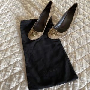 Gucci size 39 authentic pumps!